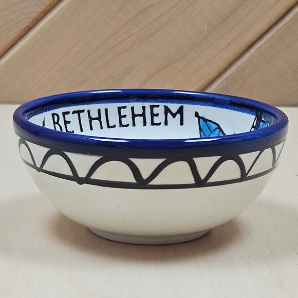 Little Bethlehem Trinket Dish 3.5" diameter, 1.5" tall Sauces, Change, Snacks - Picture 2 of 5